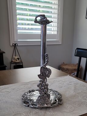 Arthur Court Grapevine Paper Towel Holder